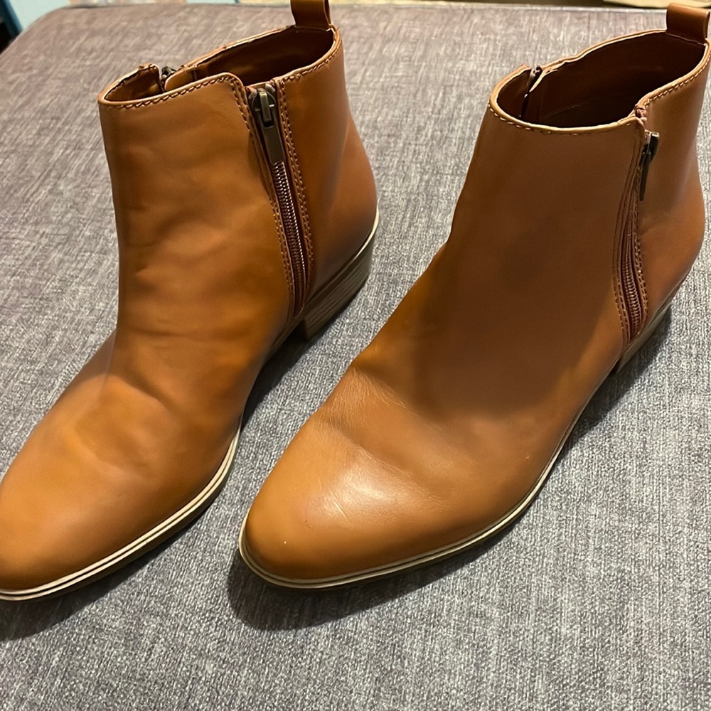 Chaps womens size 10B boots